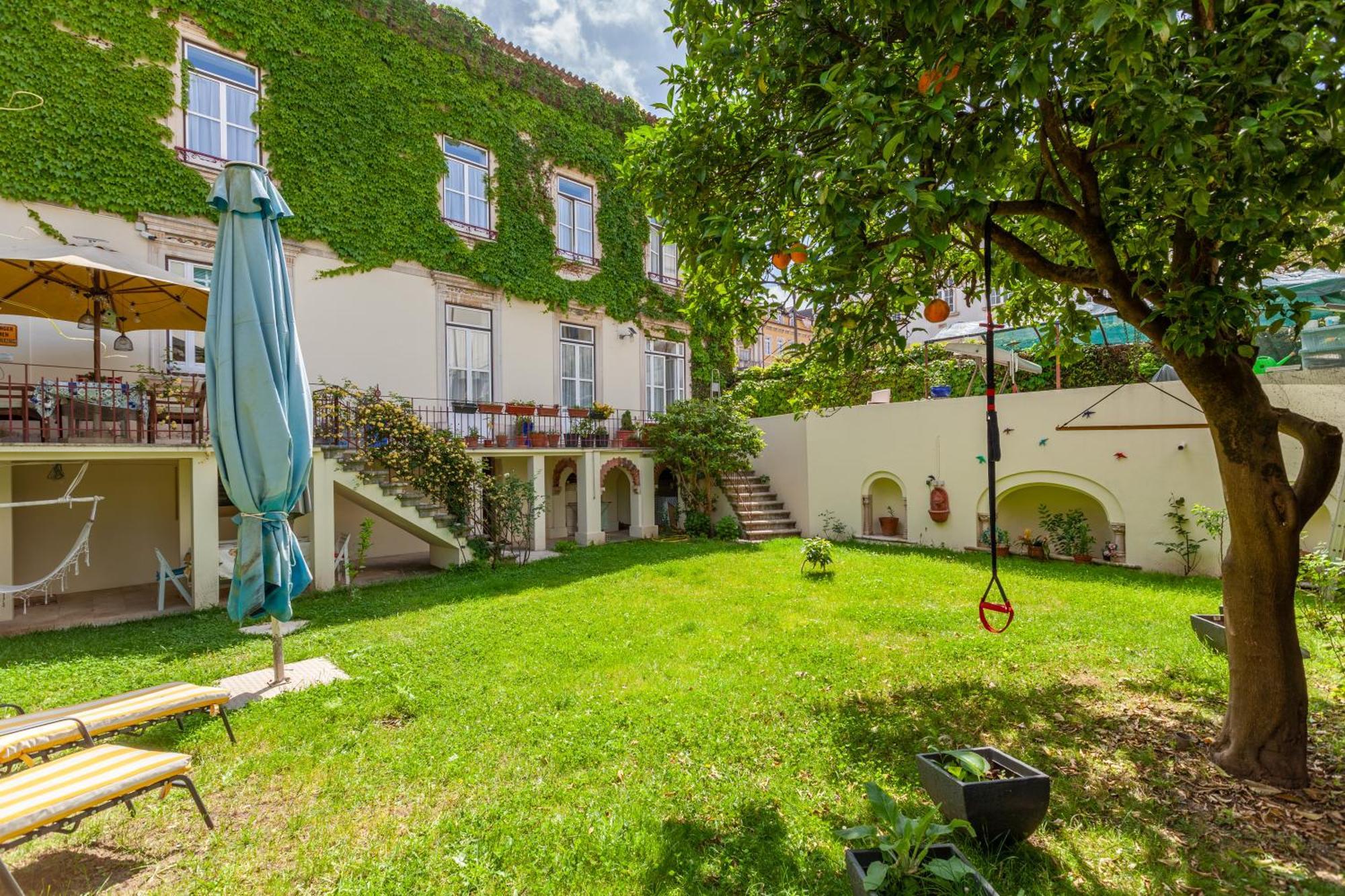 Sky Accommodations Studio Коимбра Екстериор снимка